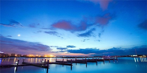 别让岁月坏了心肠是什么歌（别让岁月掩埋了你年少的胸怀什么意思）